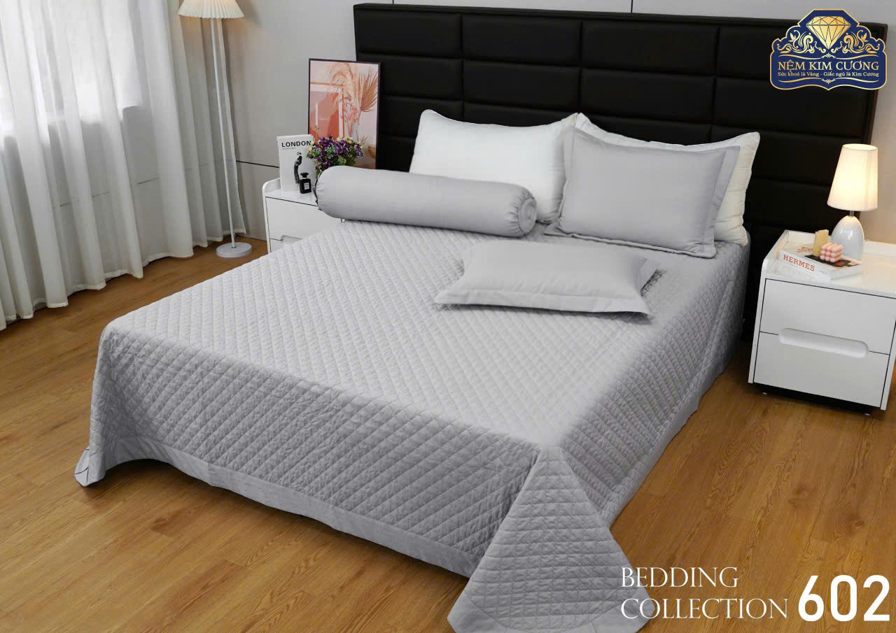 Bộ phủ chăn ga gối SYMI CHILLY Kim Cương (5 món) Bộ phủ chăn ga gối SYMI CHILLY Kim Cương (5 món)